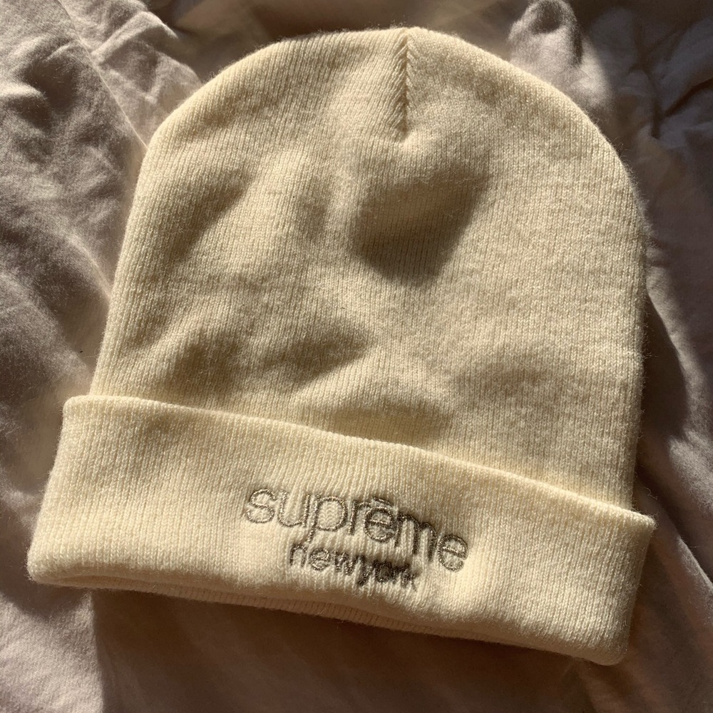 Supreme New York light cream beanie
